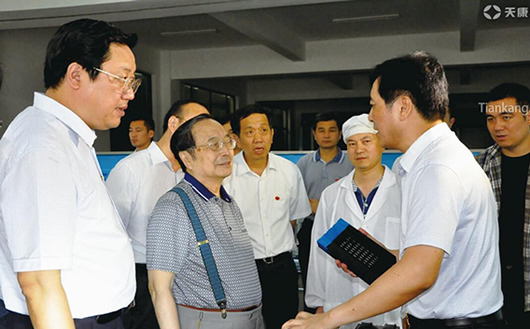 十屆全國人大常委會副委員長蔣正華